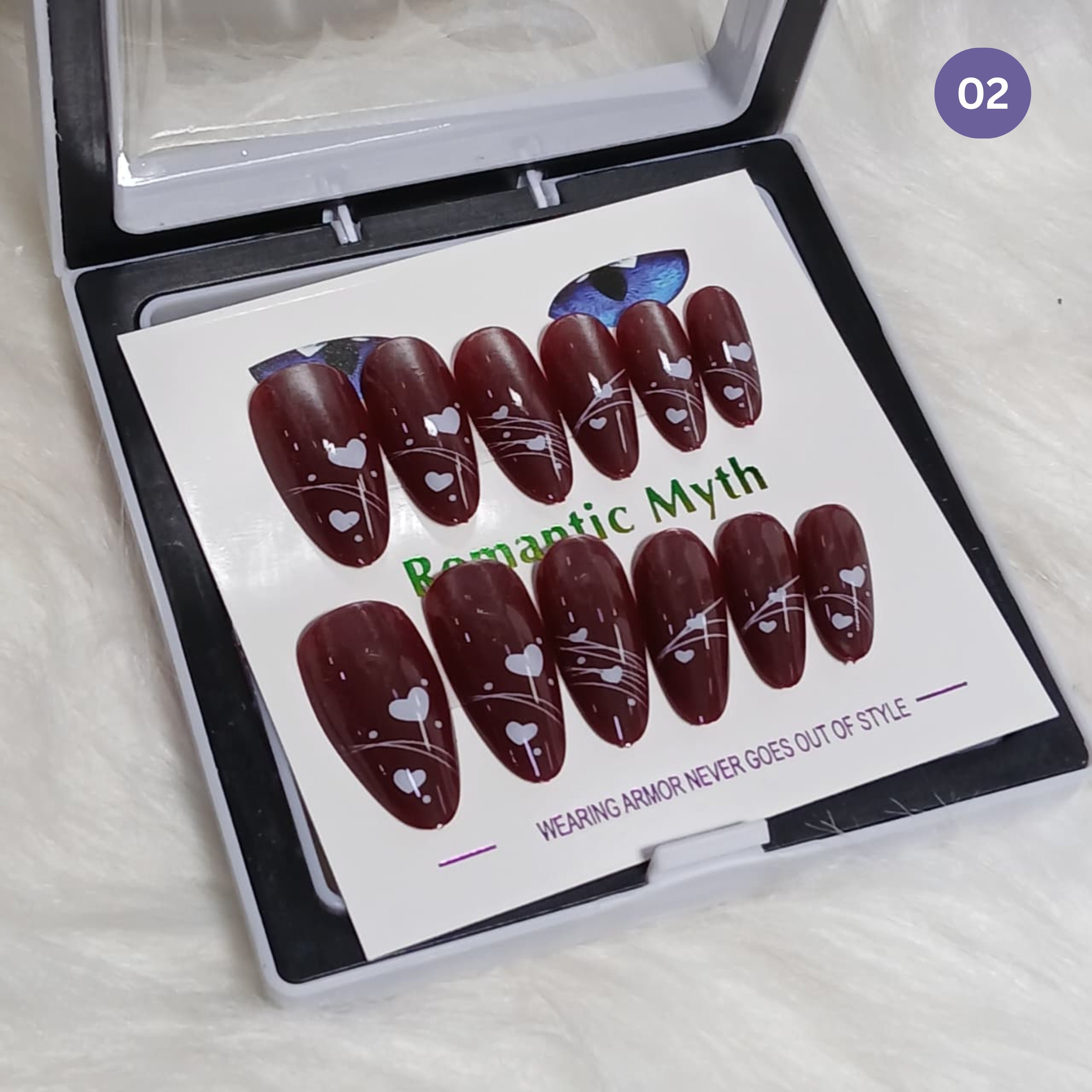 Romantic Myth Classic Elegance Press-On Nail Kit Cat's Eye Nails Pack of 3