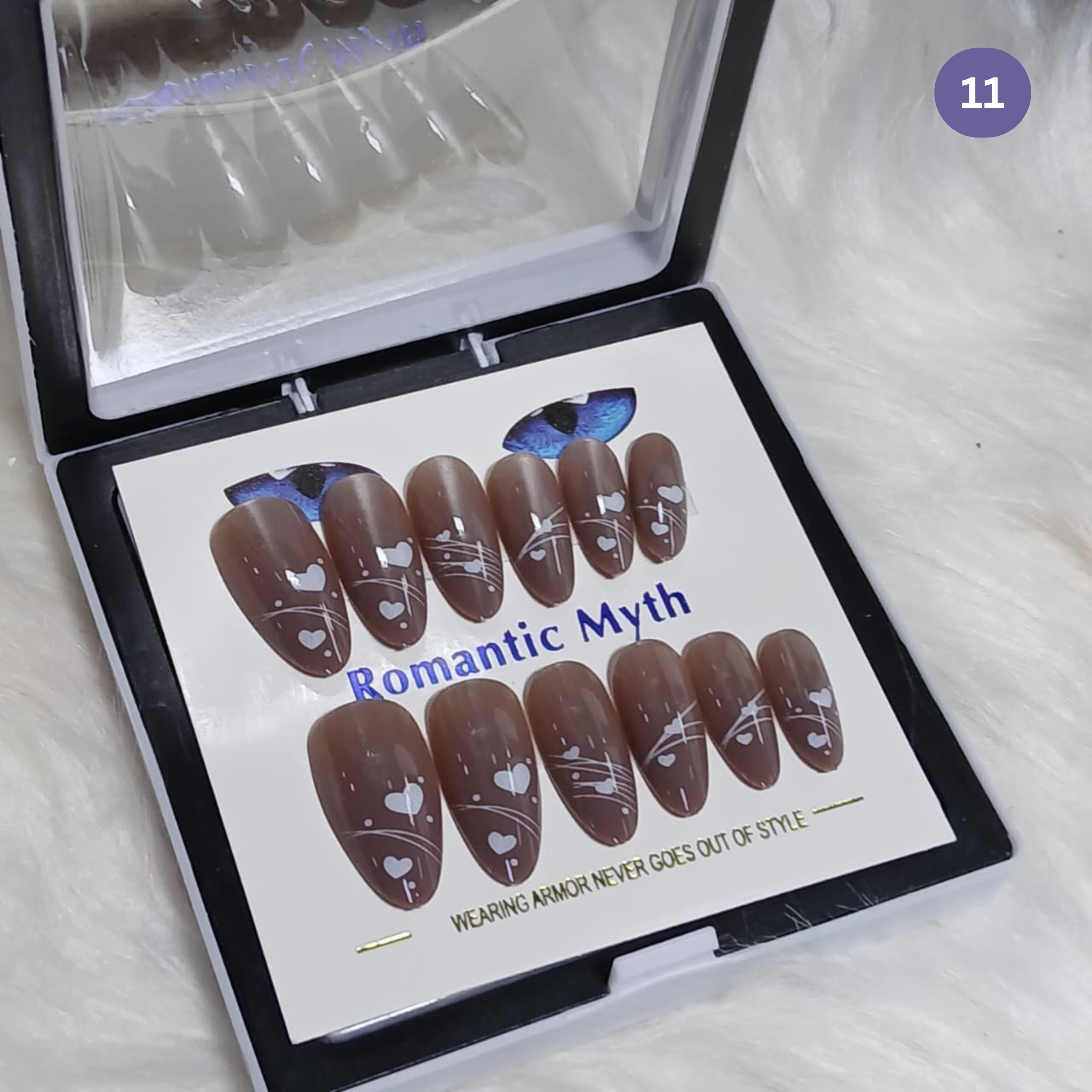 Romantic Myth Classic Elegance Press-On Nail Kit Cat's Eye Nails Pack of 3