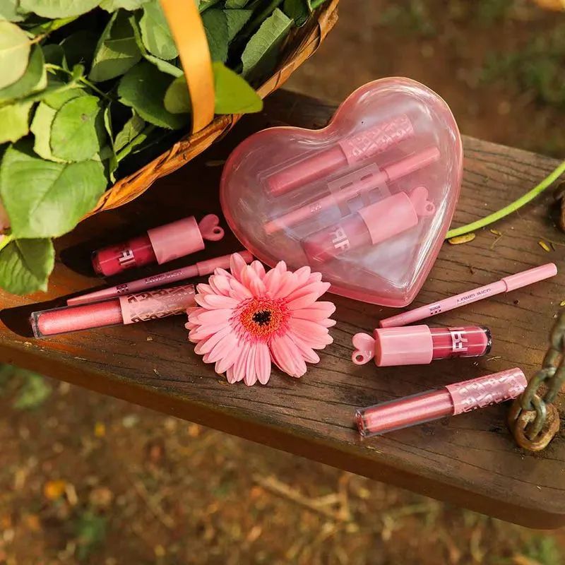 Romcom 3in1 lip kit Matte Lipgloss, Lipliner, Shiny Gloss