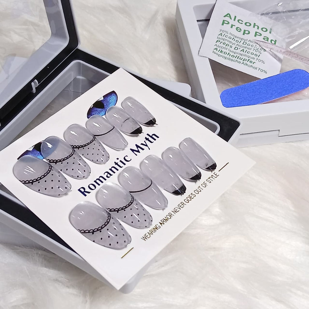 Romantic Myth Classic Elegance Press-On Nail Kit Cat's Eye Nails Pack of 3